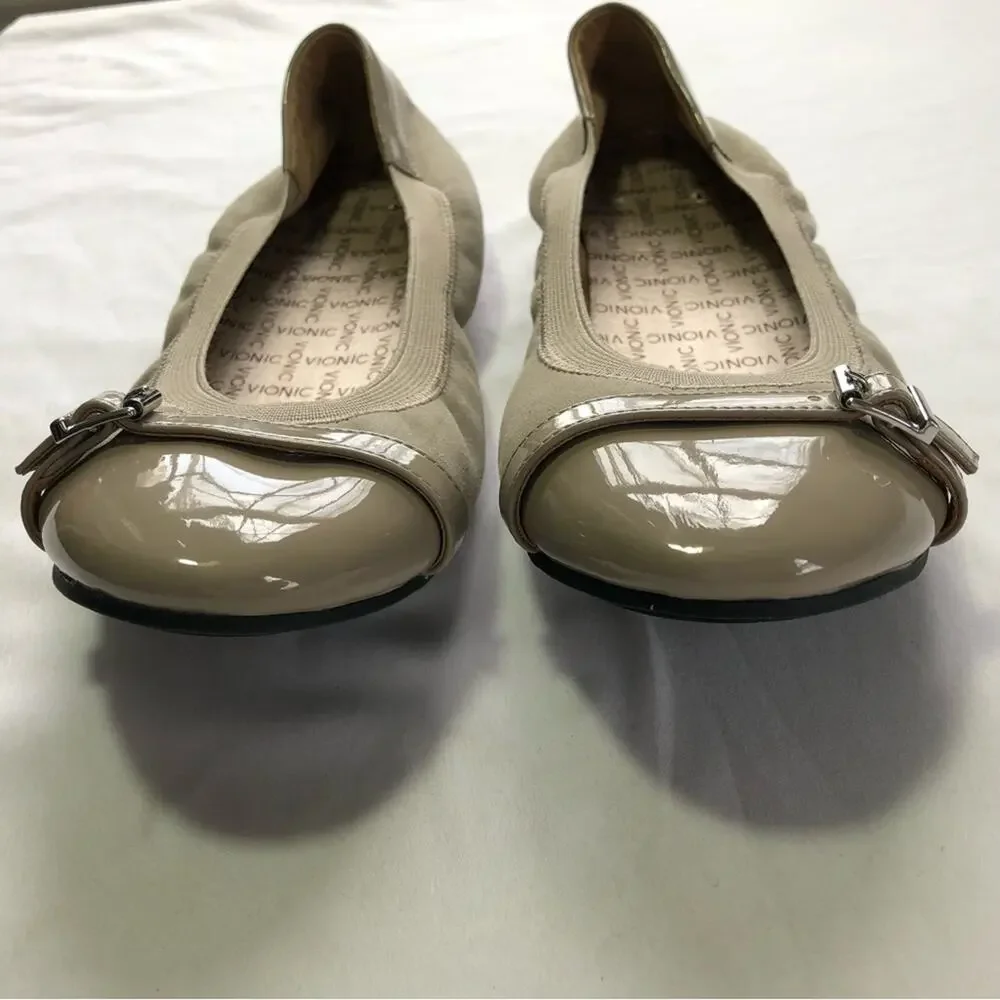 Vionic neva slip on ballet flats taupe tan suede patent leather buckle womens 9